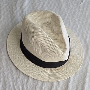 Cremieux Collection Stylish Off White Fedora Hat with Black Band